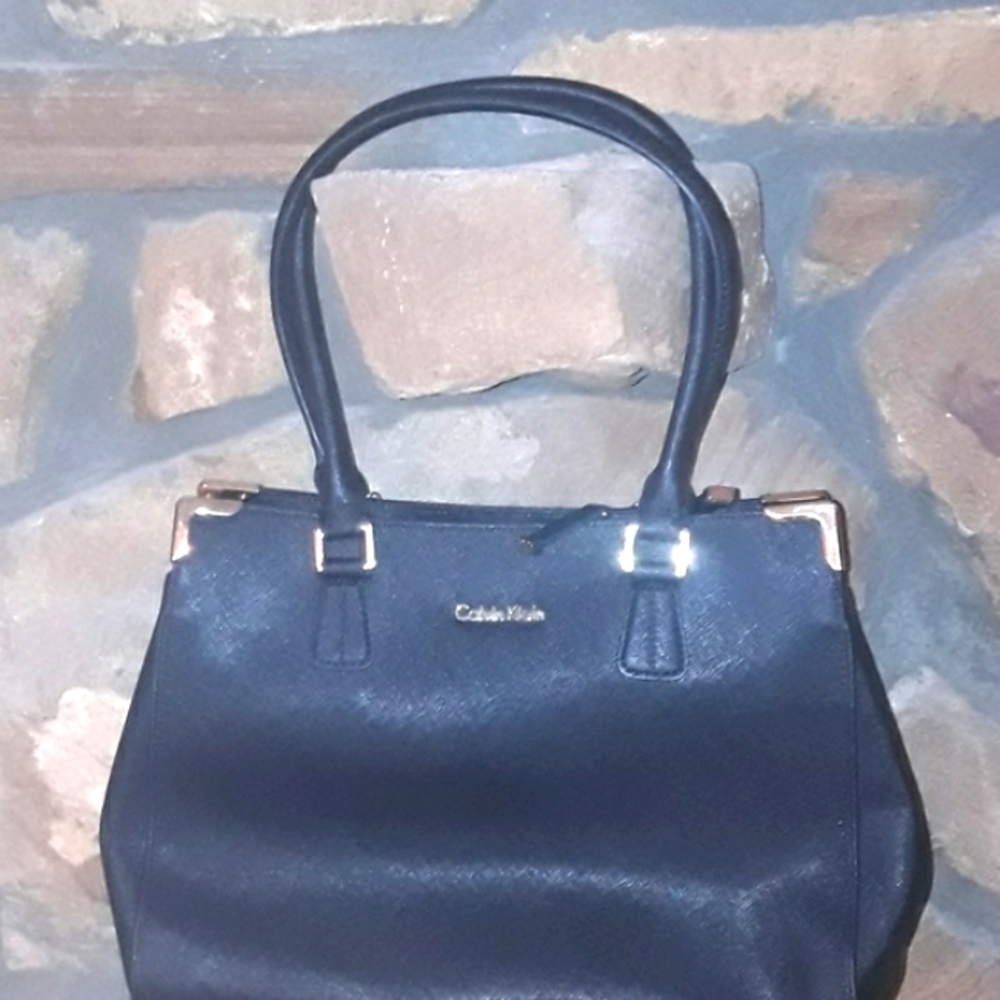 CALVIN KLEIN SAFFIANO LEATHER ZIP SATCHEL PURSE